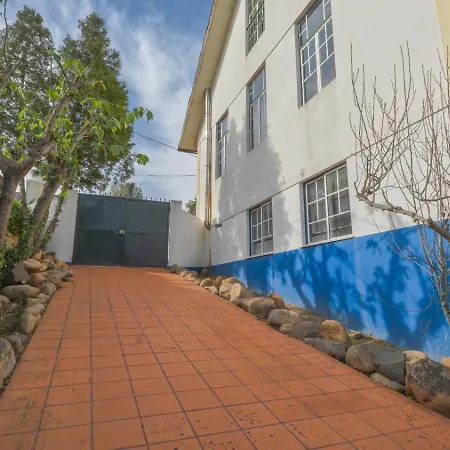 Large, Converted With Pool Vila Casal de Ermio