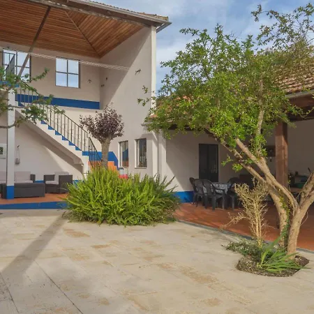 Vila Large, Converted With Pool