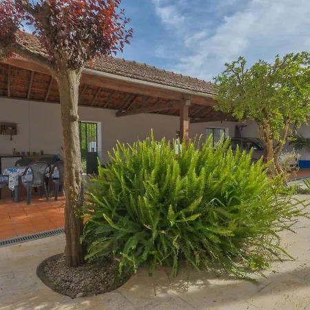 Large, Converted With Pool Vila Casal de Ermio