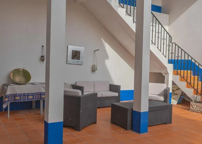 Large, Converted With Pool فيلة