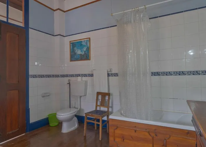 Large, Converted With Pool فيلة Casal de Ermio